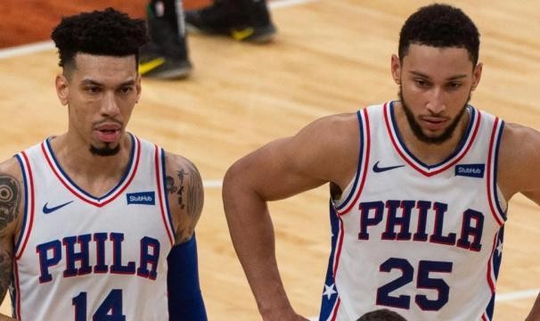 完美体育赛事官方-场上作用明显场下头脑清晰 34岁的格林依然香饽饽