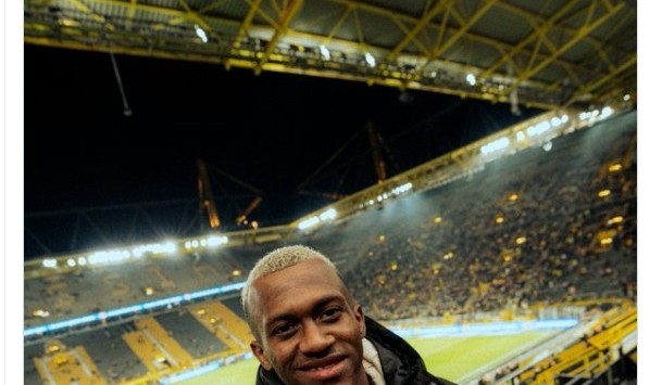 完美体育赛事官方-多特总监谈17岁天才：年轻但已经成熟，他渴望成为多特蒙德的一员